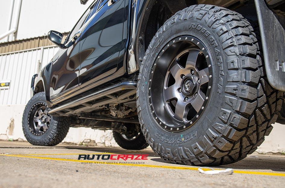 TOYOTA HILUX N80 4WD PODIUM MATTE GUN METAL